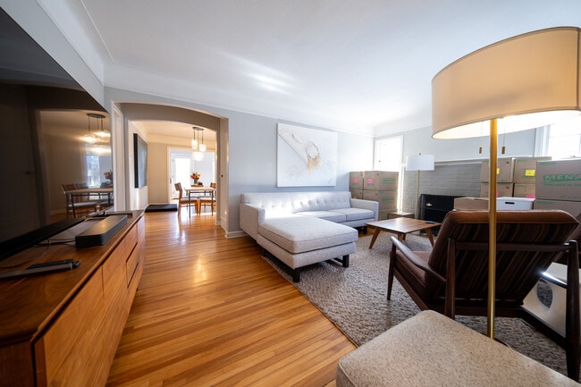 Building Photo - 3957 Ewing Ave S