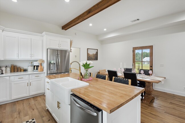 Building Photo - 1513 Paris Ave