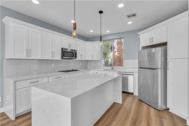 Building Photo - 1712 Estrella St