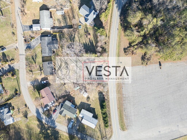 Building Photo - 130 Reems Creek Rd