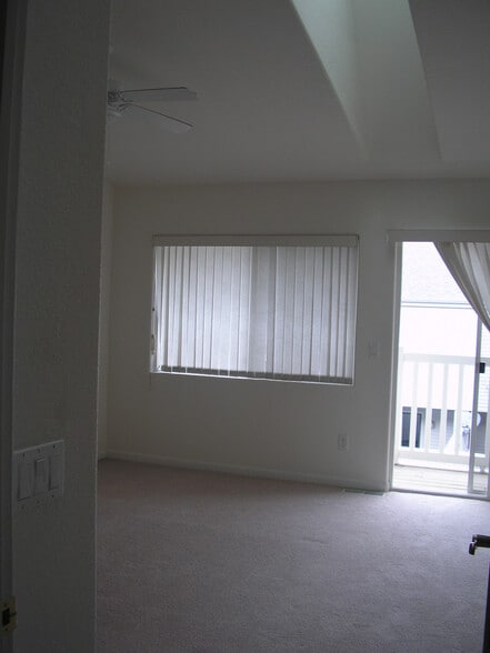 Building Photo - 2600 W Village Dr