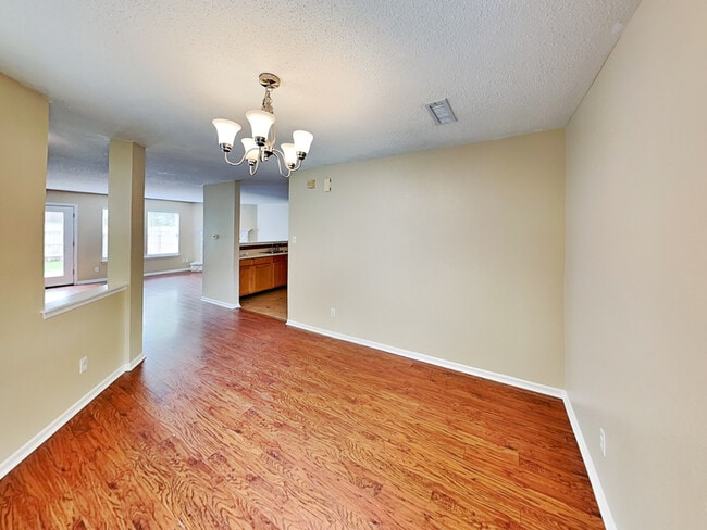 Building Photo - 2326 Collins Way