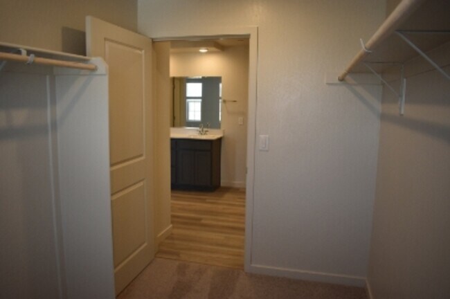 Building Photo - 4139 Scarlet Ct