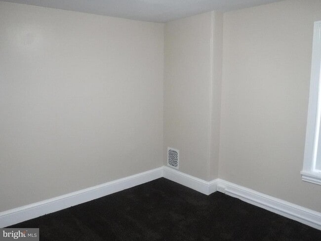 Building Photo - 540 George St