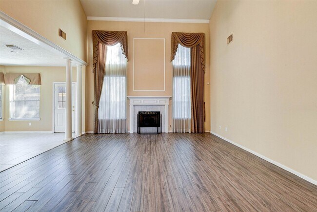 Building Photo - 8918 Cade Dr