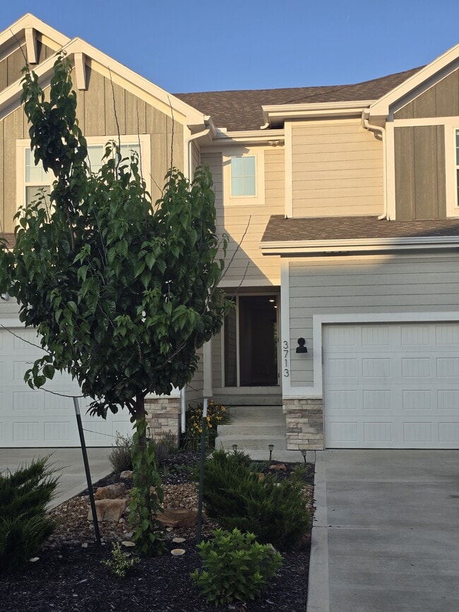 Building Photo - 3713 SW Walsh Dr