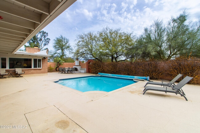 Building Photo - 3752 E Calle Guaymas