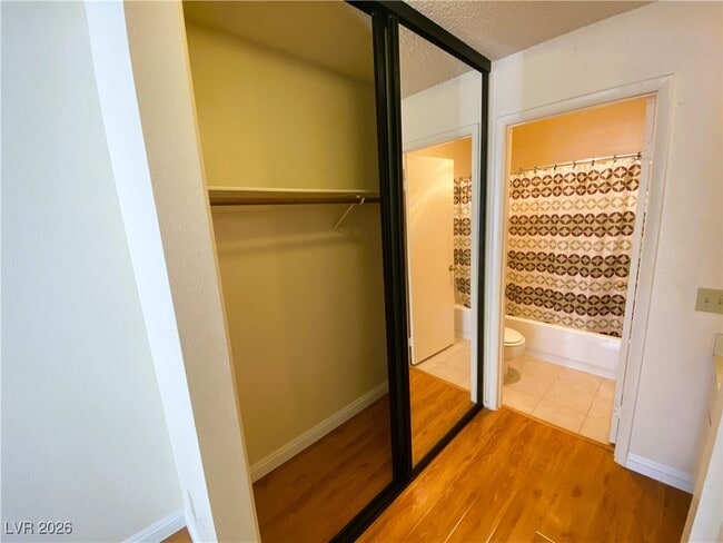 Building Photo - 4712 Nara Vista Way