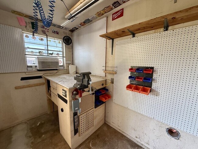 Building Photo - 2507 Camarie Ave