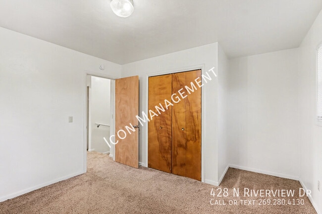Building Photo - 428 N Riverview Dr
