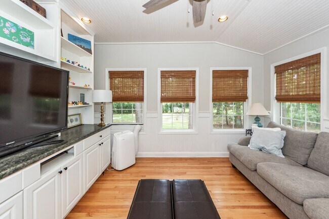 Building Photo - 2105 Williams Veneer Ct