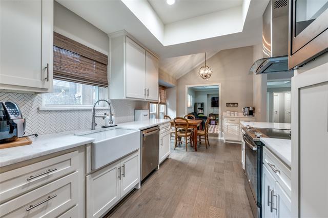 Building Photo - 6423 Windsong Dr