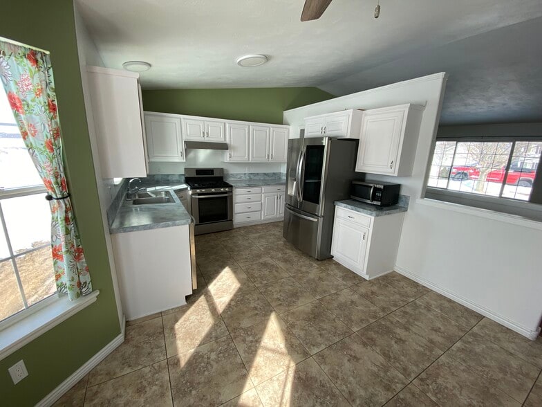 Kitchen - 3081 Jackie Ct