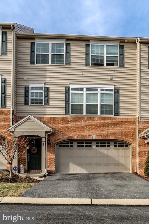 Building Photo - 5 Vista Cir