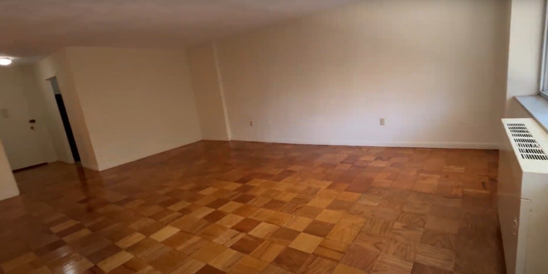 Building Photo - 16 Monmouth Ct