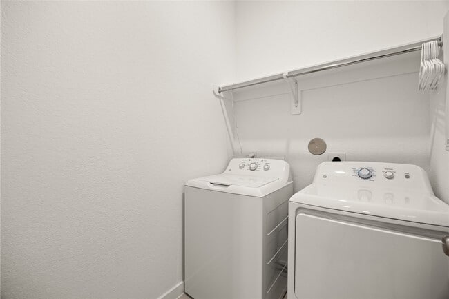 Building Photo - 19730 Curved Steel Dr