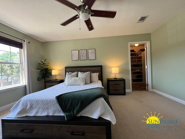 Building Photo - Impeccable 3 Bedroom Home in Shalimar!