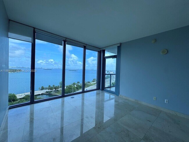 Building Photo - 601 NE 36th St