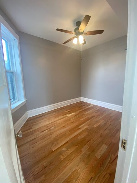 bedroom 1 - 4200 N Damen Ave
