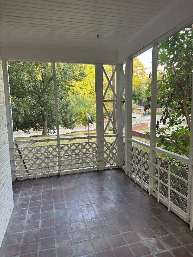 Building Photo - 1517 N Roxboro St