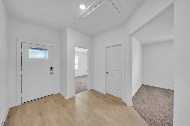 Building Photo - 30715 Wicklow Gdns Dr