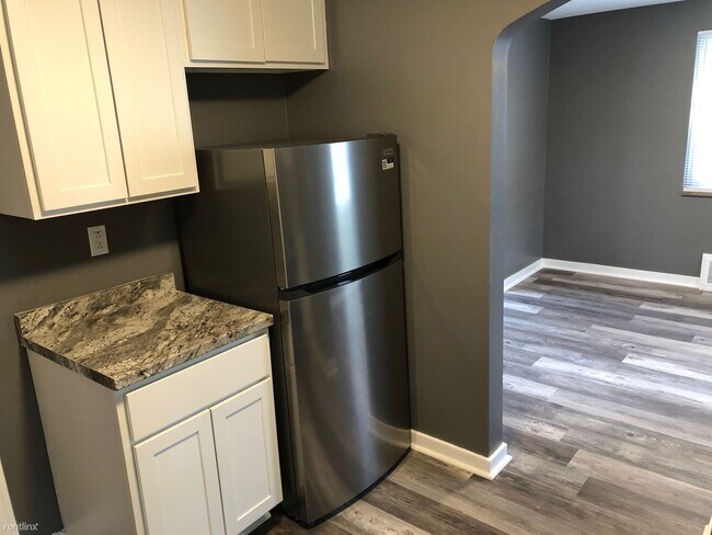 Building Photo - 2 br, 1 bath Townhome - 410 Hulton Rd