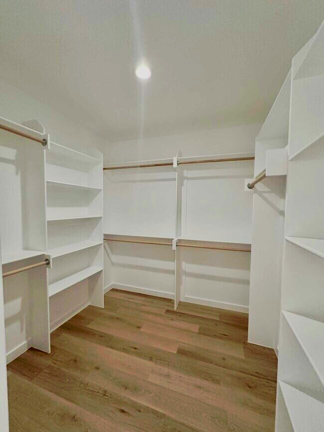 Building Photo - 4912 Jarvis St