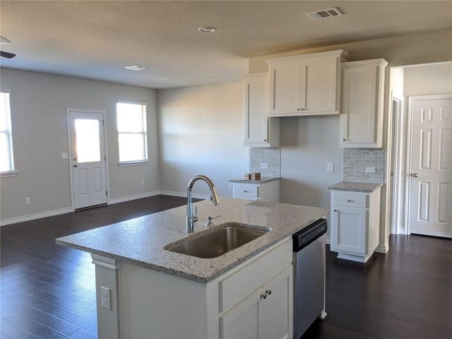 Building Photo - 1413 Itzel Bnd