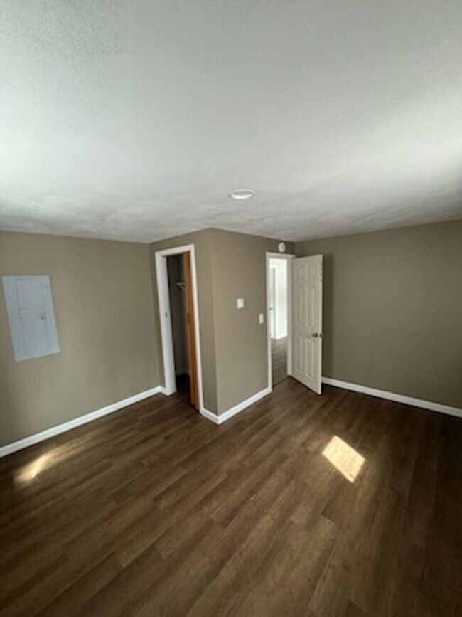 Building Photo - 31 Hayfly Rd