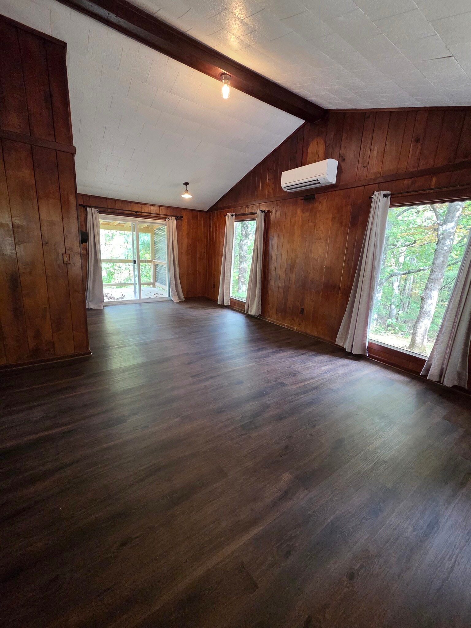 Living Room and Dining Room - 1004 Rock Castle Ln SE
