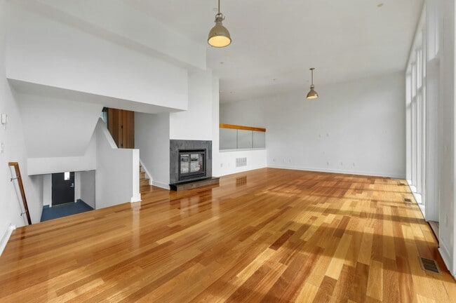 Building Photo - 22 Vela Way