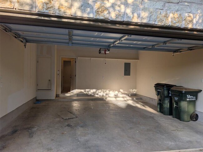 Building Photo - 11400 W Parmer Ln