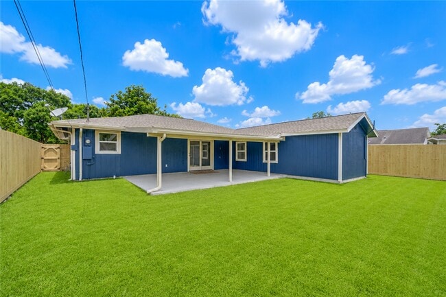 Building Photo - 3538 Truxton Dr