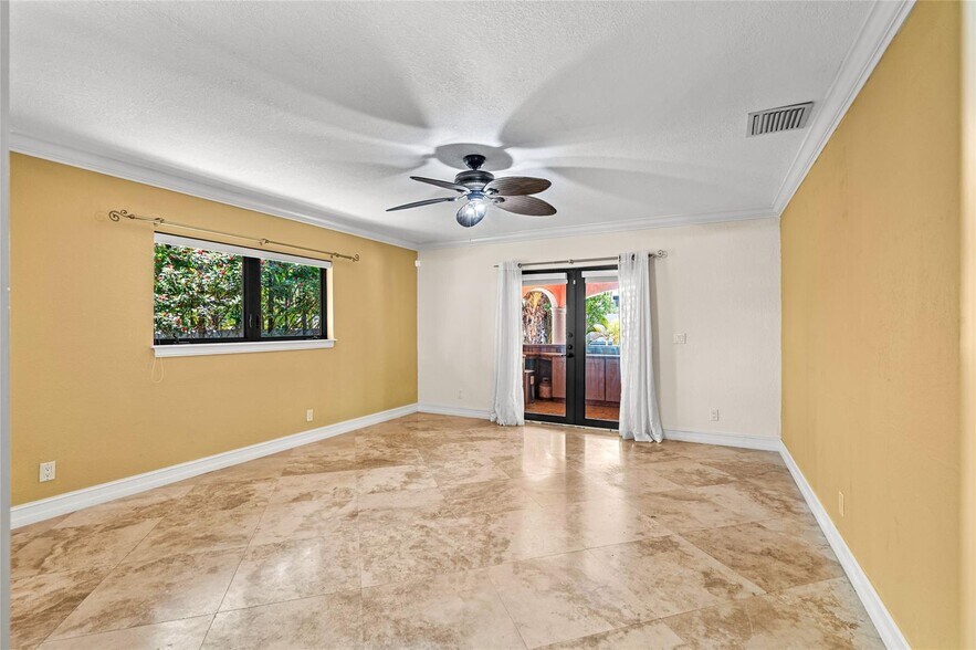 Building Photo - 515 Lido Dr