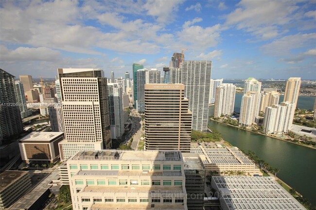 Building Photo - 950 Brickell Bay Dr