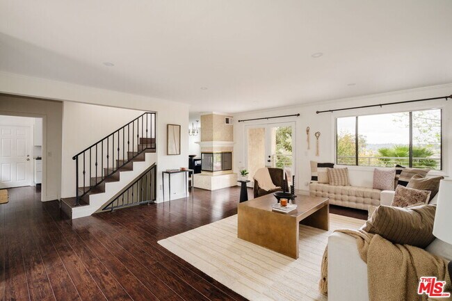 Building Photo - 728 Montecito Dr
