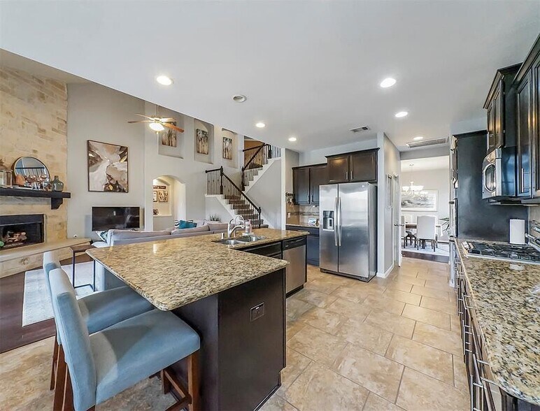 Building Photo - 28710 Brownwood Lake Dr