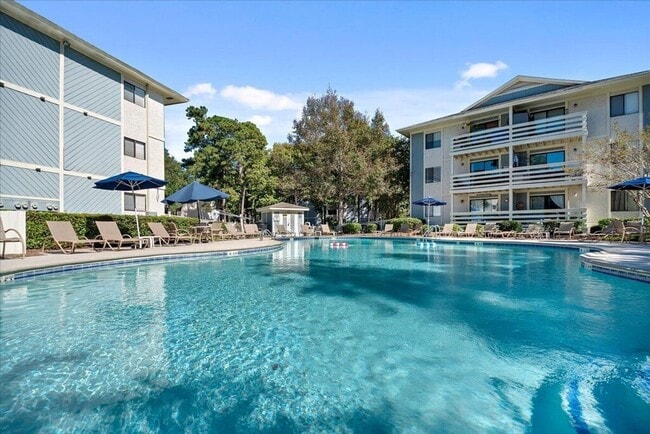 Building Photo - Fiddler's Cove Condo with Pool View- Walk ...