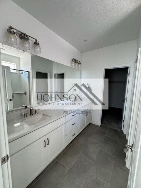 Building Photo - 1553 Tanager Ave