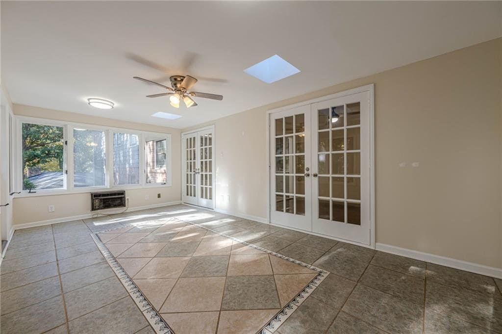 Building Photo - 6640 Williamson Dr NE