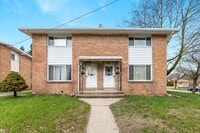 Building Photo - 841 Houseman Ave NE