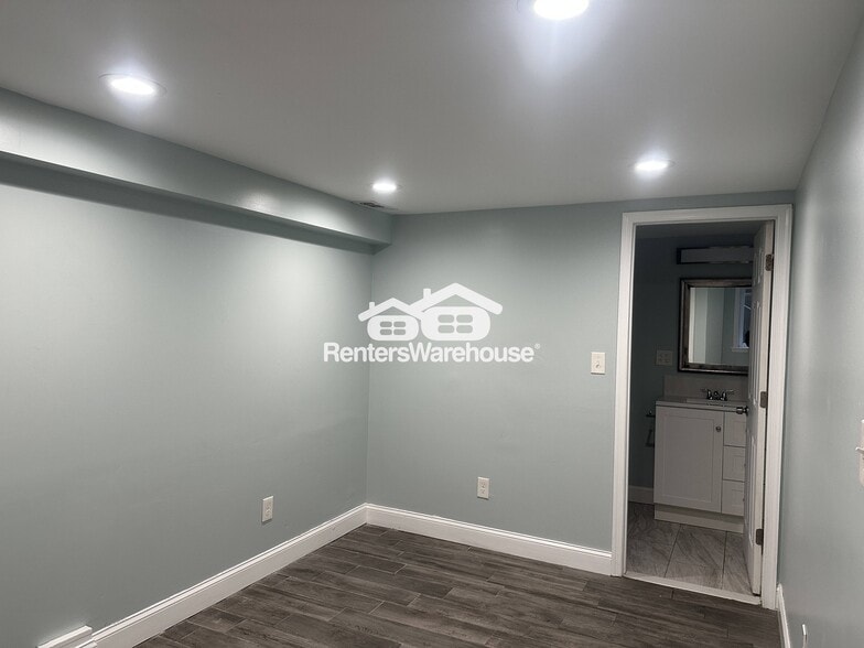 Building Photo - 4045 St Monica Dr