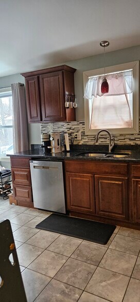 Building Photo - 1142 Cilley Rd