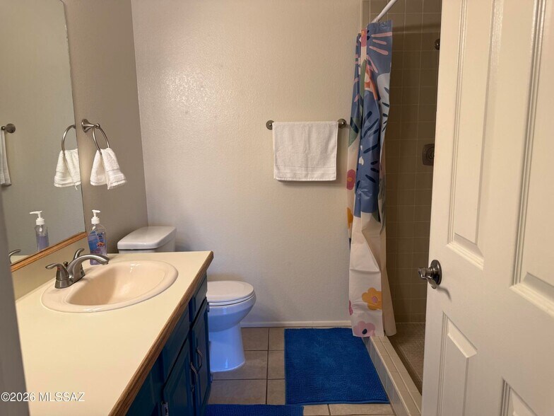 Building Photo - 5750 N Camino Esplendora