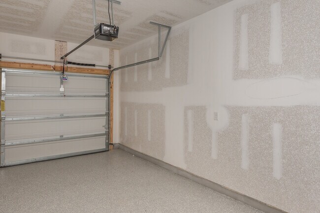 Building Photo - 8706 Meadow Flower Ln