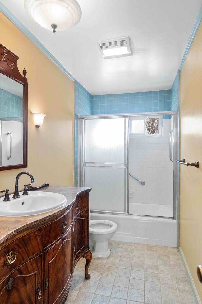 Building Photo - 5215 Sepulveda Blvd