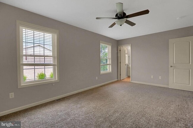 Building Photo - 22 Spring View