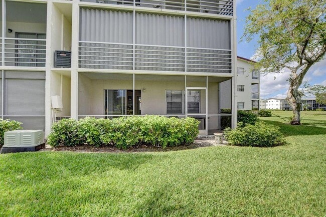 Building Photo - 137 Fanshaw D