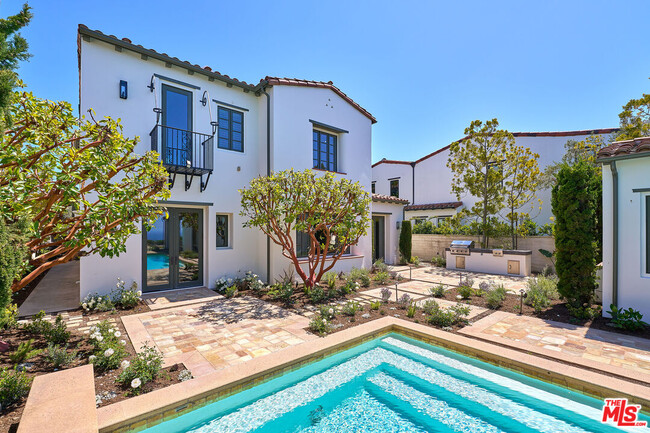 Building Photo - 9 Coral Cay