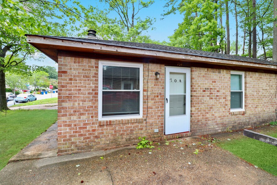 Primary Photo - 706 Grant Ave